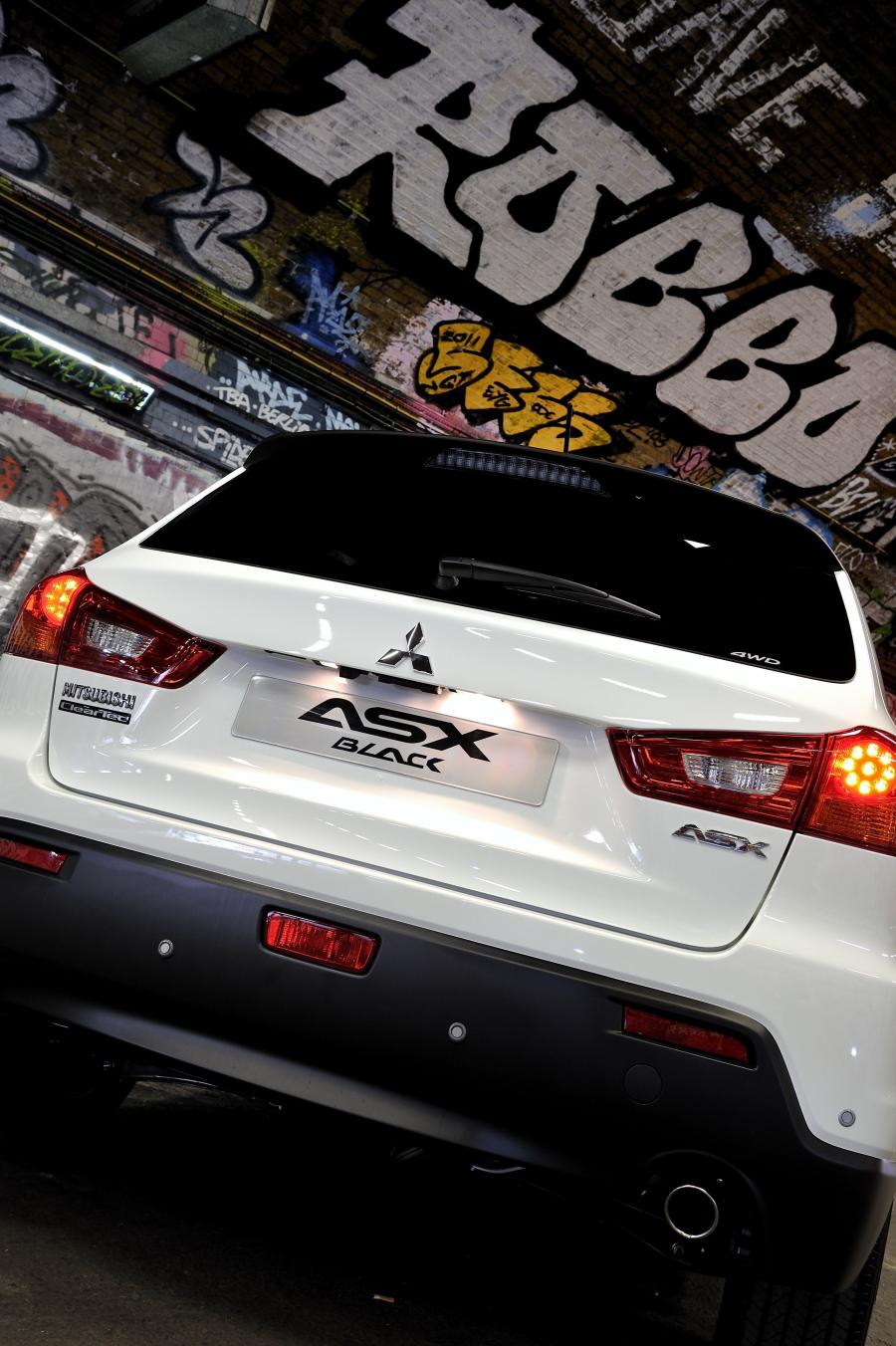  Mitsubishi ASX Black 2011 года  (UK) (фото 89 из 109)